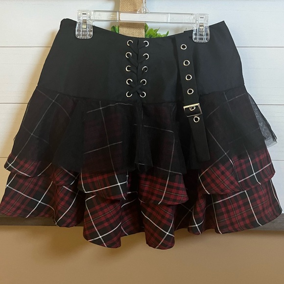 Hot Topic Dresses & Skirts - Hot Topic skirt. Black. Red plaid. XS. Never worn.